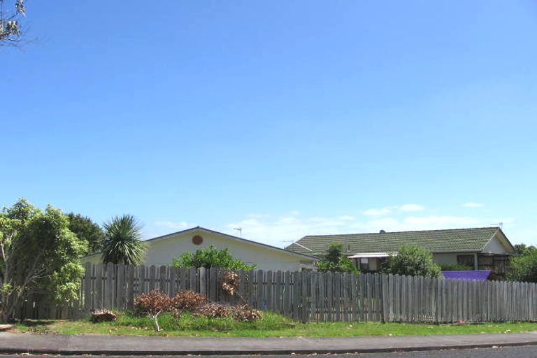 Photo of property in 24 Seon Place, Birkdale, Auckland, 0626