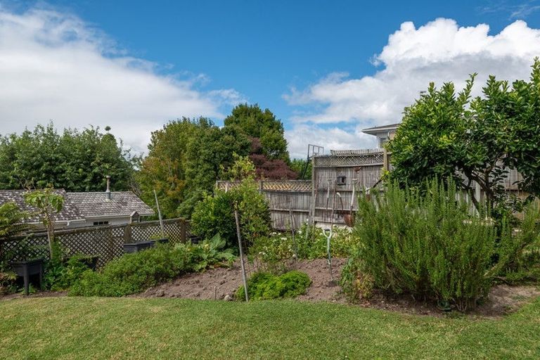 Photo of property in 29 High Road, Glenfield, Auckland, 0629
