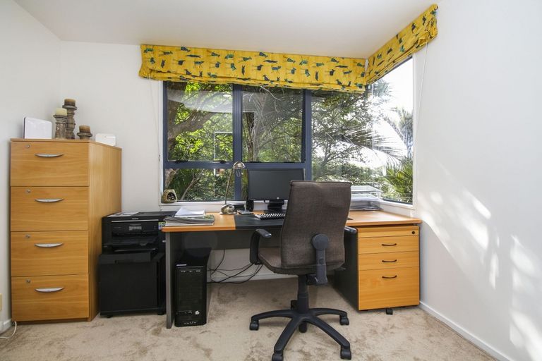 Photo of property in 70 Wood Bay Road, Titirangi, Auckland, 0604