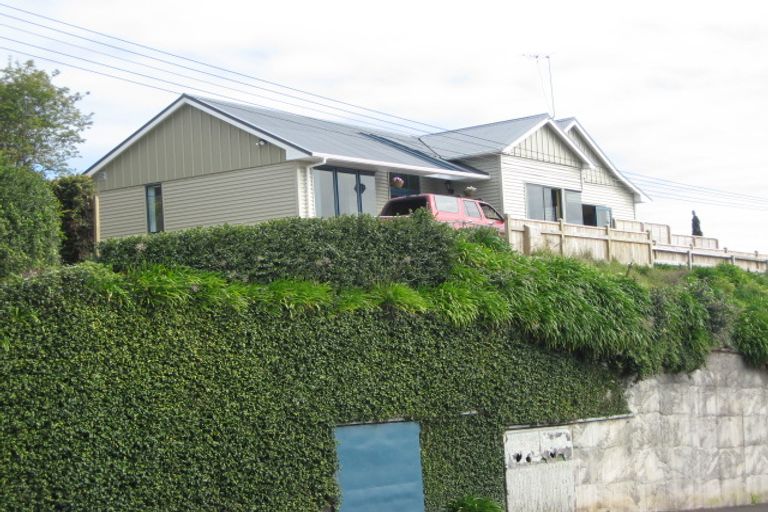 Photo of property in 98 Gover Street, New Plymouth, 4310