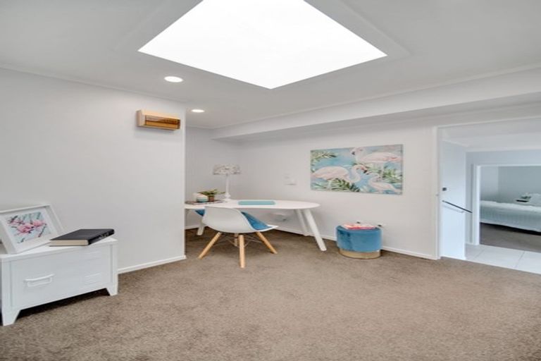 Photo of property in 60 De Quincey Terrace, Highland Park, Auckland, 2010