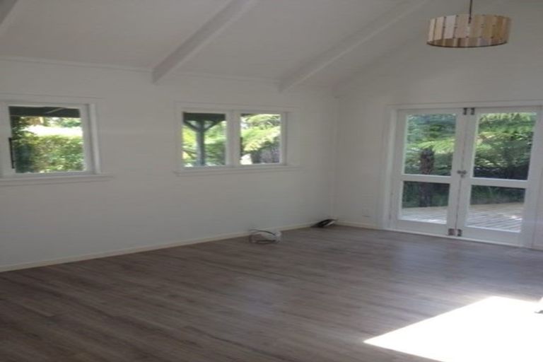 Photo of property in 1/24 Halder Place, Torbay, Auckland, 0632