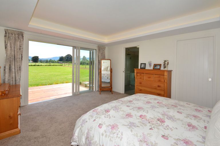Photo of property in 100 Wingatui Road, Mosgiel, 9024