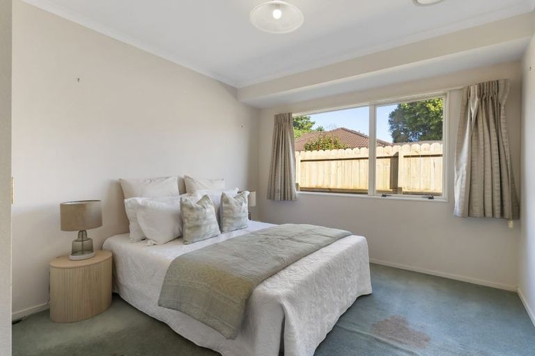 Photo of property in 13 Montilla Place, Manurewa, Auckland, 2102