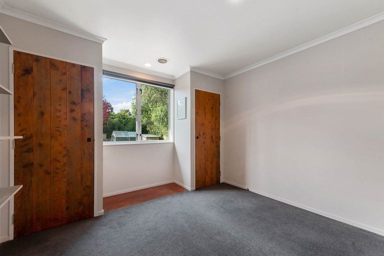 Photo of property in 16 Caulfield Place, Pukehangi, Rotorua, 3015