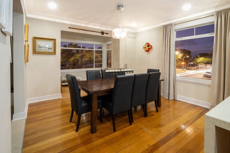 Photo of property in 90 Oriental Parade, Oriental Bay, Wellington, 6011