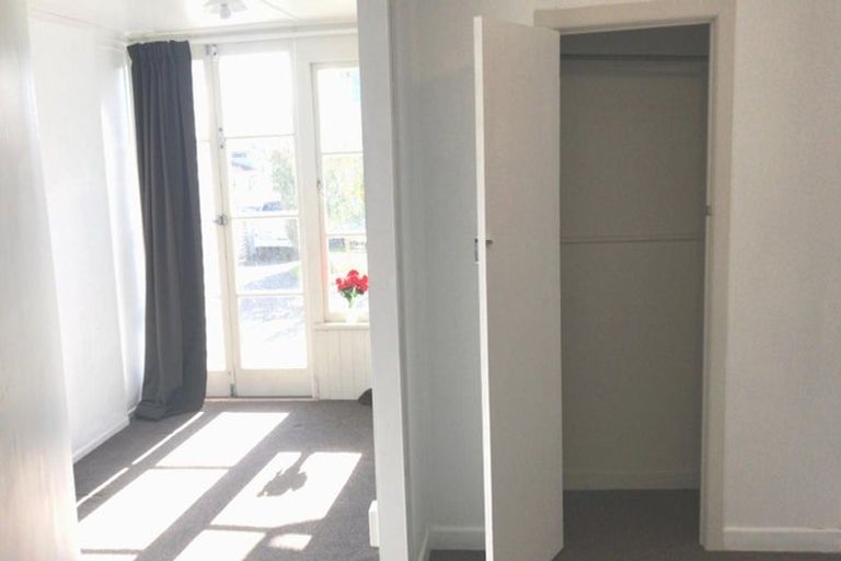 Photo of property in 39a Forrest Hill Road, Milford, Auckland, 0620
