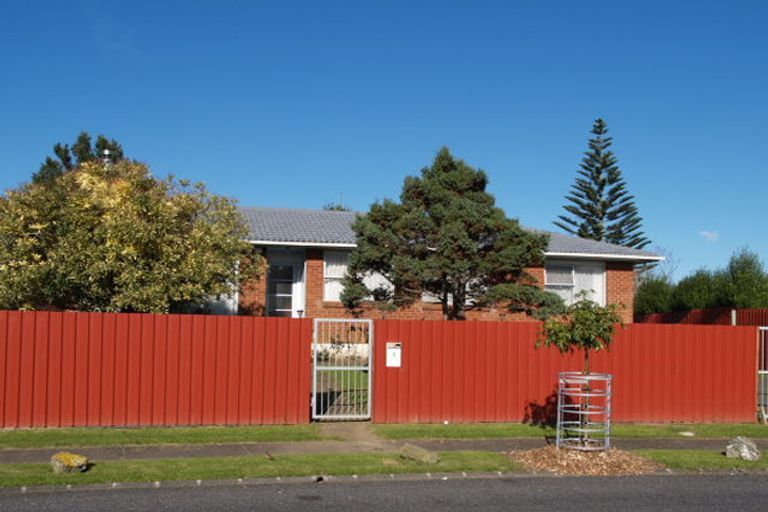 Photo of property in 5 Raglan Street, Mangere East, Auckland, 2024