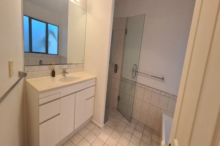 Photo of property in 4 Savoy Road, Orewa, 0931