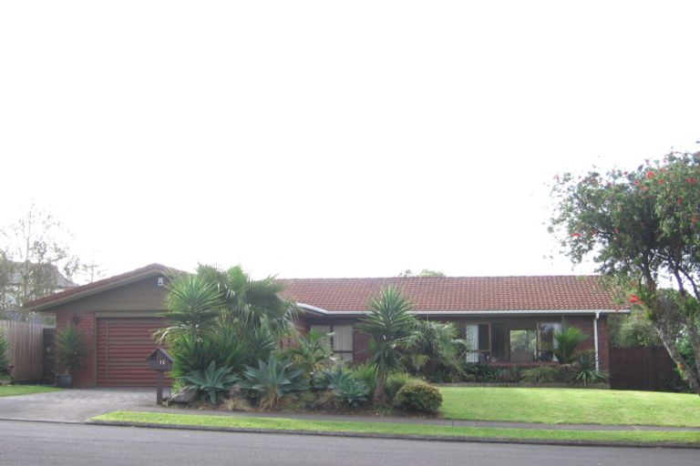 Photo of property in 15 Chip Grove, Sunnyhills, Auckland, 2010
