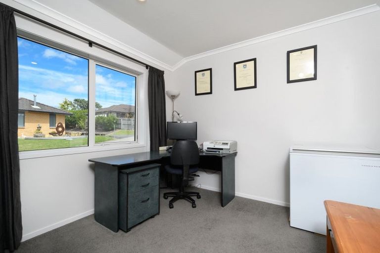 Photo of property in 11 Gavinike Place, Waimauku, 0812