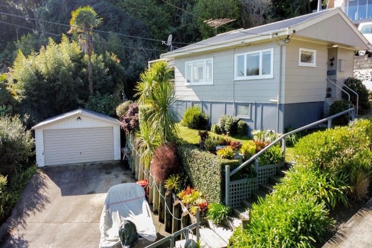 Photo of property in 5 Adams Road, Thornton Bay, Thames, 3575