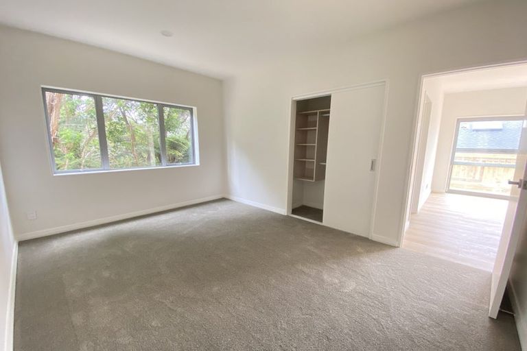 Photo of property in 24 Lorikeet Place, Unsworth Heights, Auckland, 0632