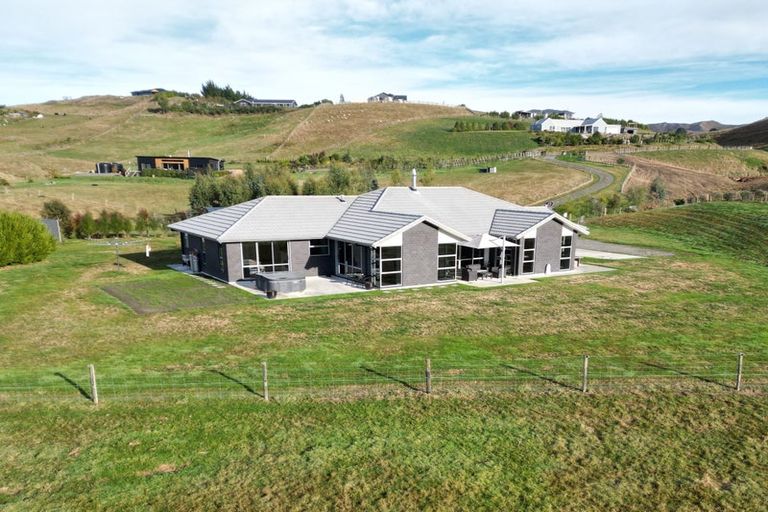 Photo of property in 52 Highlands Drive, Waipawa, 4210