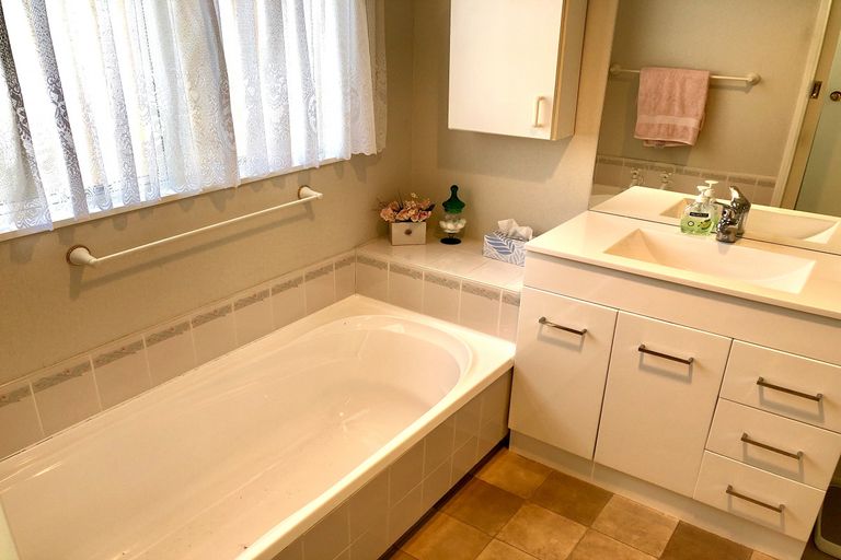 Photo of property in 2/262 Bank Street, Te Awamutu, 3800