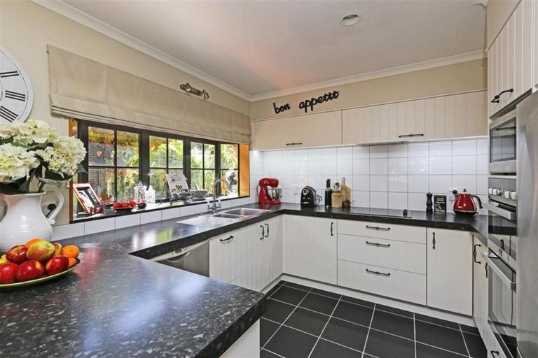 Photo of property in 42 Mission Road, Greenmeadows, Napier, 4112