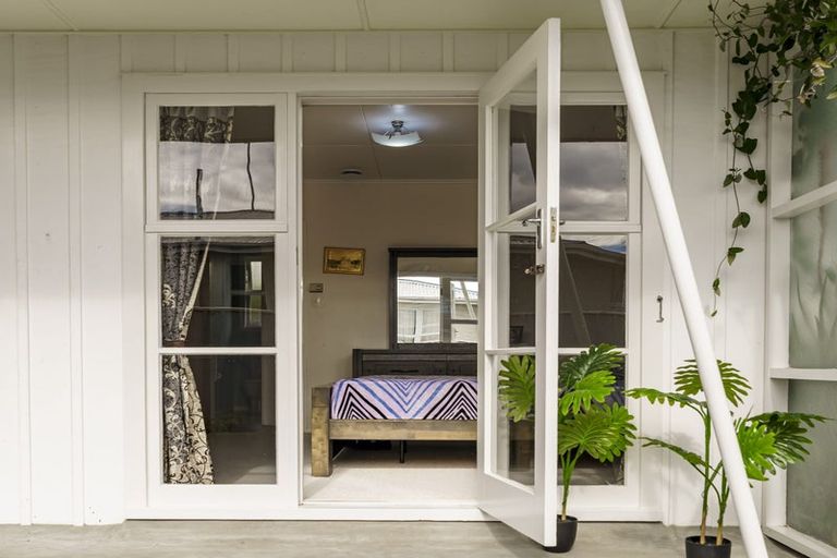 Photo of property in 202a Grove Road, Mayfair, Hastings, 4122