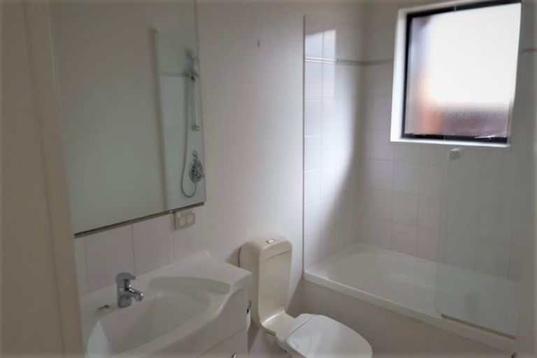 Photo of property in 2/101 Pohutukawa Street, Woburn, Lower Hutt, 5011