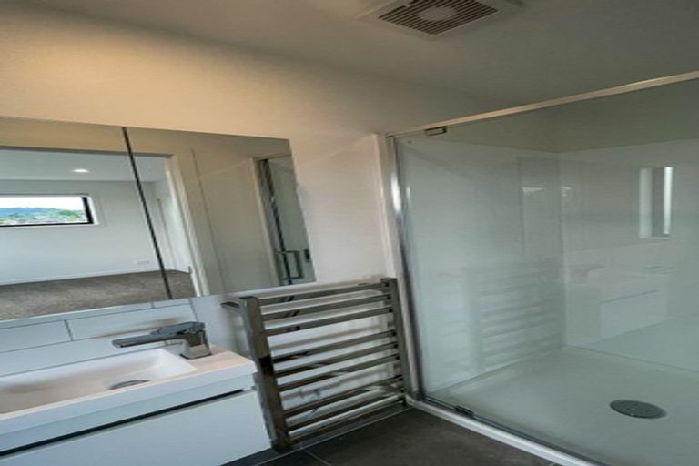 Photo of property in 4/5 Brandon Road, Glen Eden, Auckland, 0602