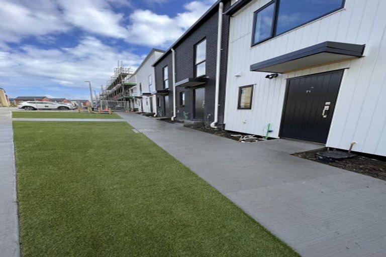 Photo of property in 2/125b Metcalfe Road, Ranui, Auckland, 0612