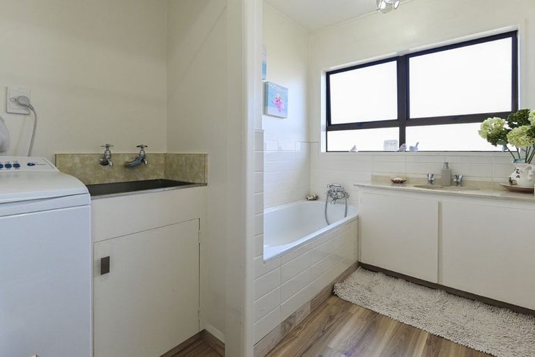 Photo of property in 213 Taradale Road, Pirimai, Napier, 4112