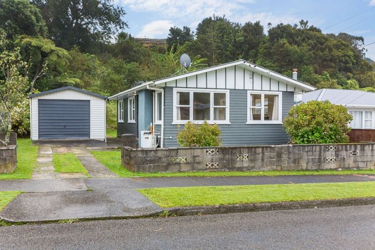 Photo of property in 171 Sievers Grove, Cannons Creek, Porirua, 5024