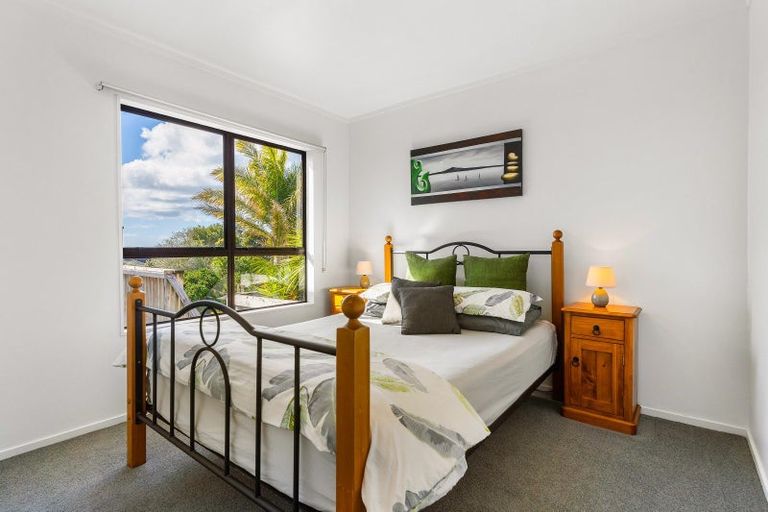 Photo of property in 123 Carlisle Road, Northcross, Auckland, 0632