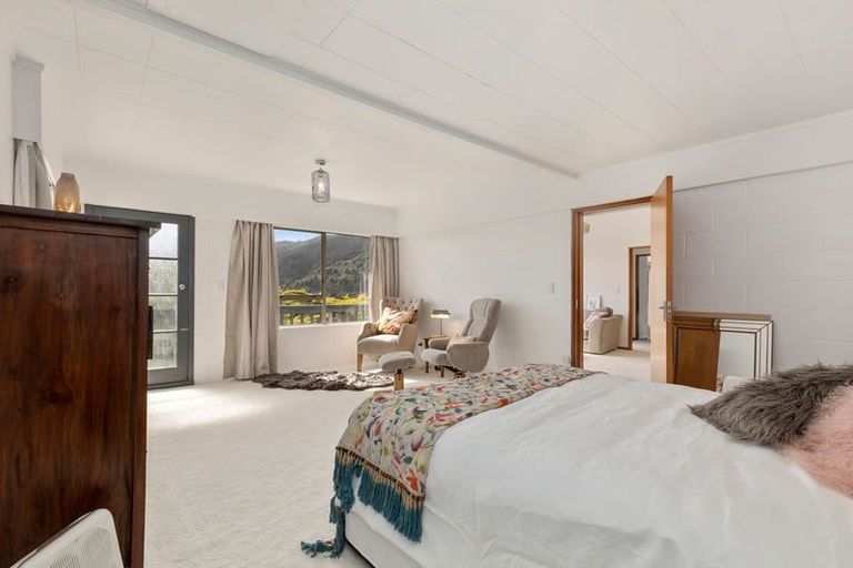 Photo of property in 2/55 Waitohu Road, York Bay, Lower Hutt, 5013