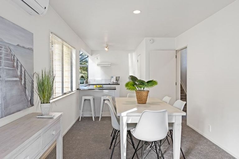 Photo of property in 2/62a Lynden Avenue, Hillcrest, Auckland, 0627