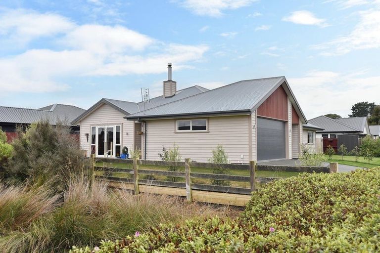 Photo of property in 88 Petries Road, Woodend, 7610