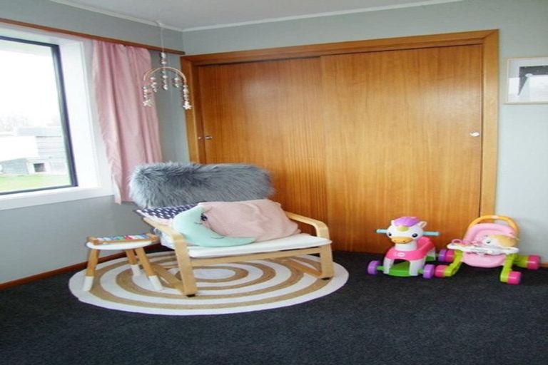 Photo of property in 15 Moore Street, Milton, 9220