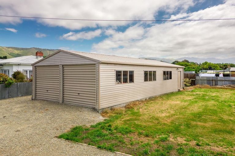 Photo of property in 22 Naylor Street, Waimate, 7924