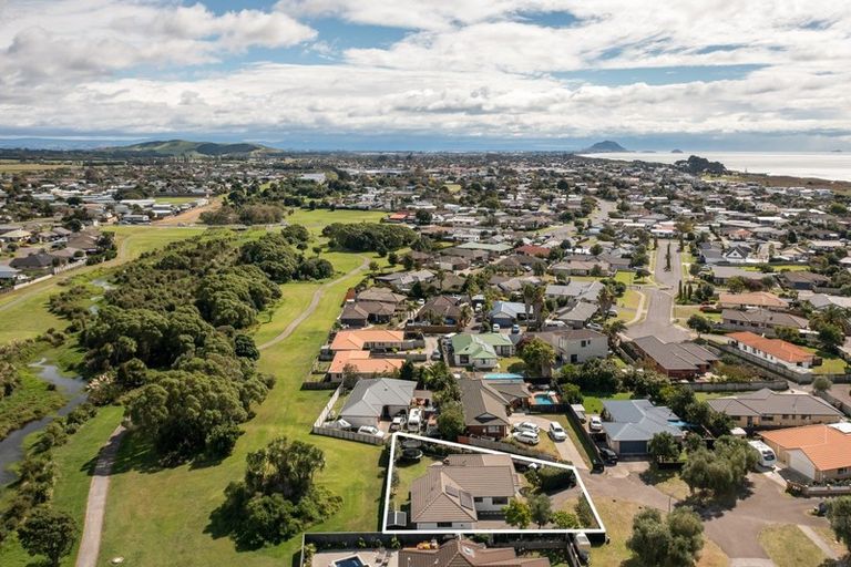 Photo of property in 75 Corinth Grove, Papamoa Beach, Papamoa, 3118