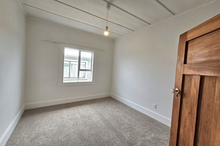 Photo of property in 40 Record Street, Fitzroy, New Plymouth, 4312