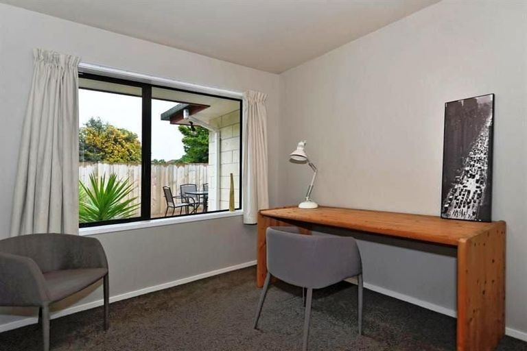 Photo of property in 2/30 Lees Road, Strowan, Christchurch, 8052