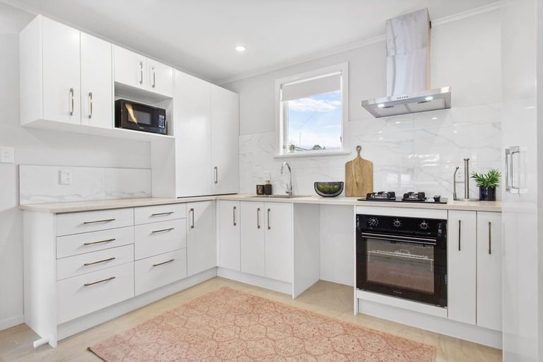 Photo of property in 3/142a Great South Road, Manurewa, Auckland, 2102