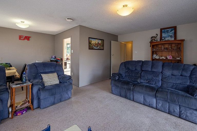 Photo of property in 2 Shaldon Crescent, Blagdon, New Plymouth, 4310