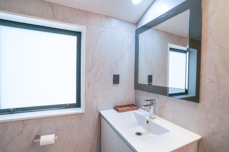 Photo of property in 425d Great South Road, Opaheke, Papakura, 2113