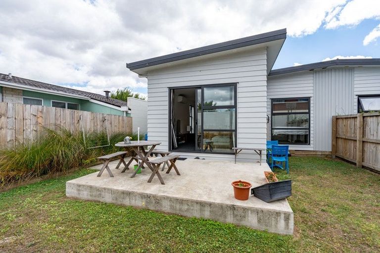 Photo of property in 2/31 Russleigh Drive, Dinsdale, Hamilton, 3204