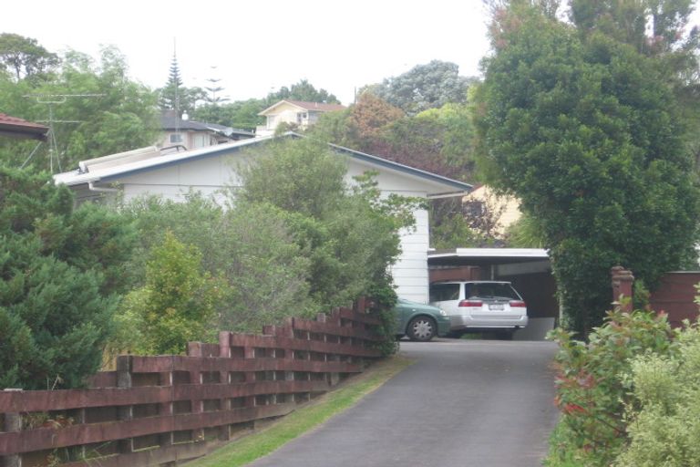 Photo of property in 1/28 Powrie Street, Glenfield, Auckland, 0629