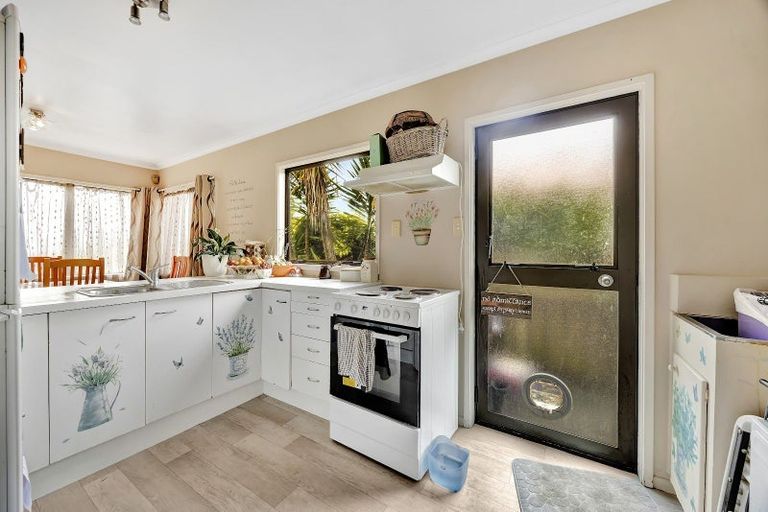 Photo of property in 11 Caulfield Place, Nawton, Hamilton, 3200