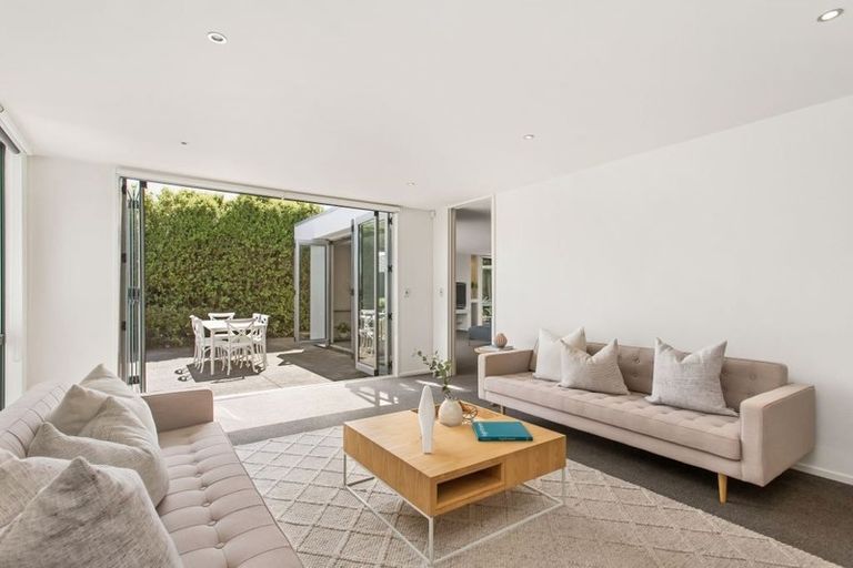 Photo of property in 4 Lantern Lane, Halswell, Christchurch, 8025