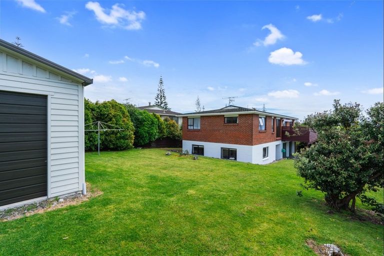 Photo of property in 34 Queens Road, Waikanae Beach, Waikanae, 5036