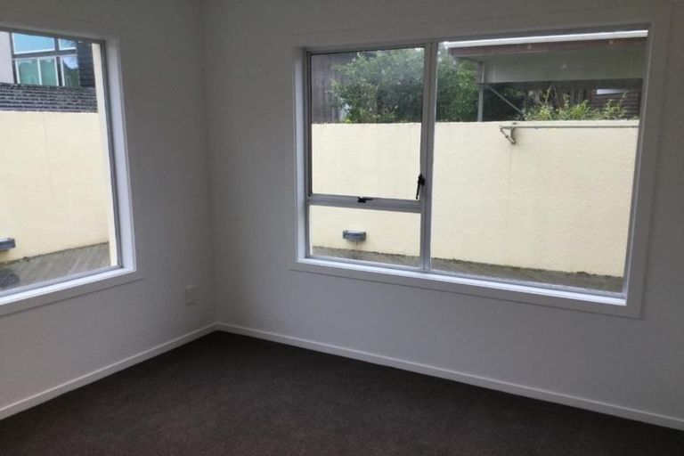 Photo of property in 1/43 Masterton Road, Rothesay Bay, Auckland, 0630