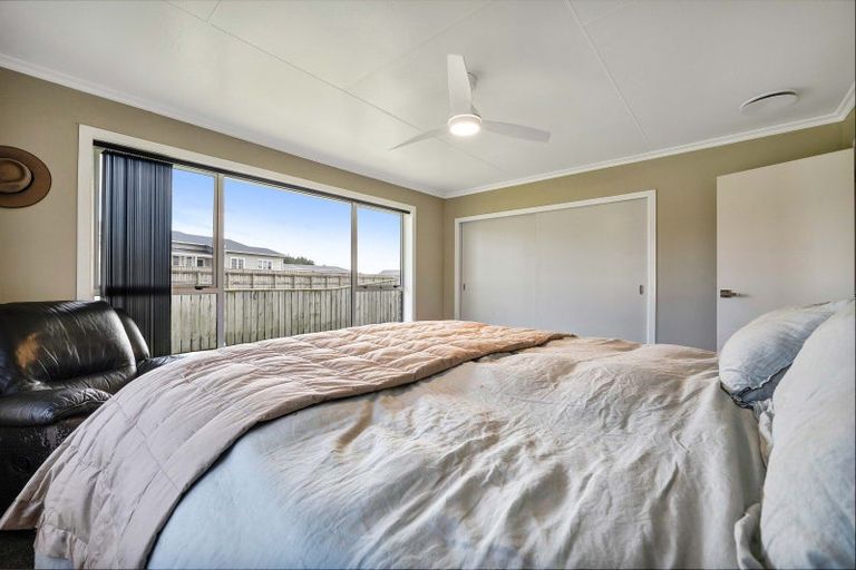 Photo of property in 100 Pembroke Road West, Pembroke, Stratford, 4332