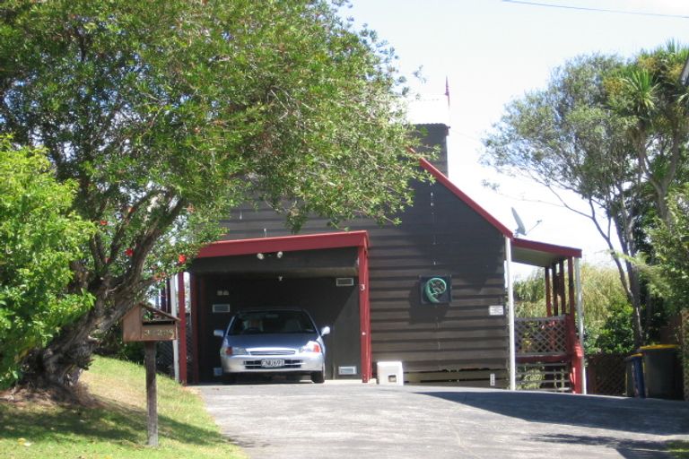 Photo of property in 2/208 Rangatira Road, Beach Haven, Auckland, 0626