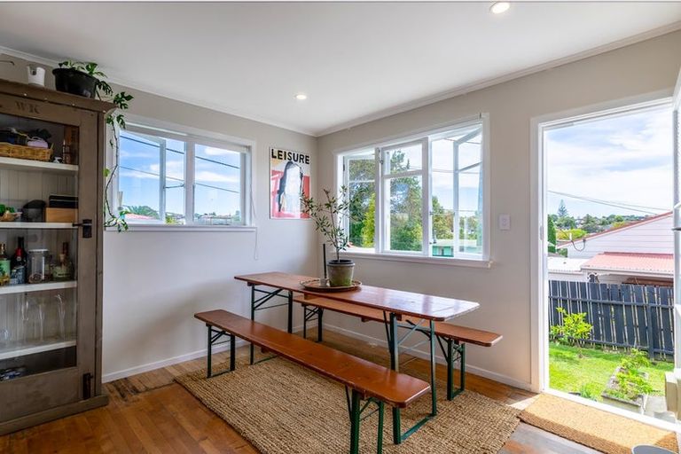 Photo of property in 79 Farquhar Road, Glendene, Auckland, 0602