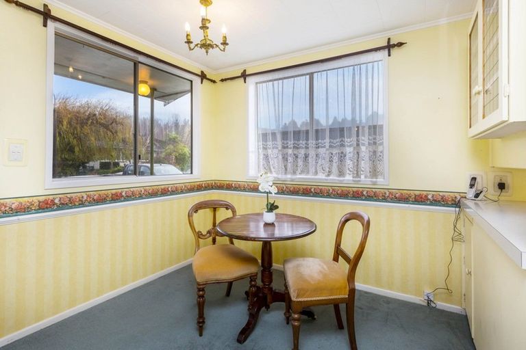 Photo of property in 2/10 Ponderosa Grove, Maoribank, Upper Hutt, 5018