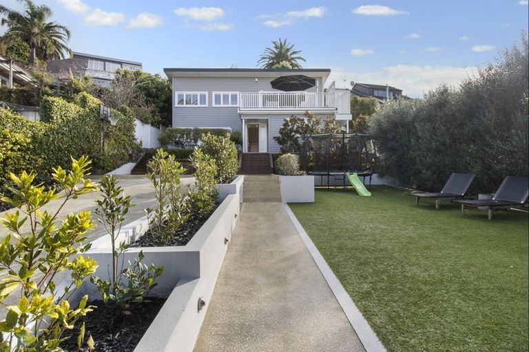 Photo of property in 8 Alfred Street, Northcote Point, Auckland, 0627