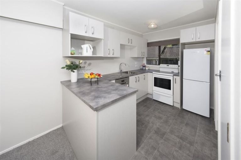 Photo of property in 1/20 Gladys Avenue, Glenfield, Auckland, 0629